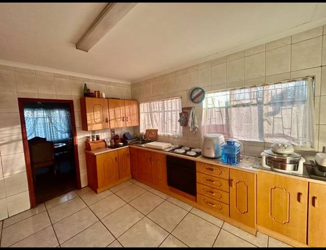 4 BEDROOM HOUSE FOR SALE IN VANDERBIJLPARK SW 1